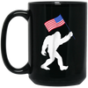 Image of Bigfoot avec le drapeau américain drôle 4ème de juillet T-shirt