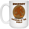 Image of Bigfoot: Cache-Cache Champion du monde Drôle T-Shirt