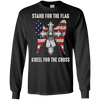 Image of T-shirt chrétien de croix patriotique de drapeau américain