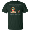 Image of Une femme ne peut pas survivre sur le vin seul chien T-shirt