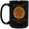 Image of Bigfoot: Cache-Cache Champion du monde Drôle T-Shirt
