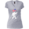 Image of Bigfoot avec le drapeau américain drôle 4ème de juillet T-shirt