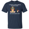 Image of Une femme ne peut pas survivre sur le vin seul chien T-shirt
