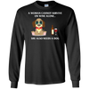 Image of Une femme ne peut pas survivre sur le vin seul chien T-shirt