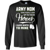 Image of Chemise de maman armée j'ai donné naissance à mes héros drôle pour mère