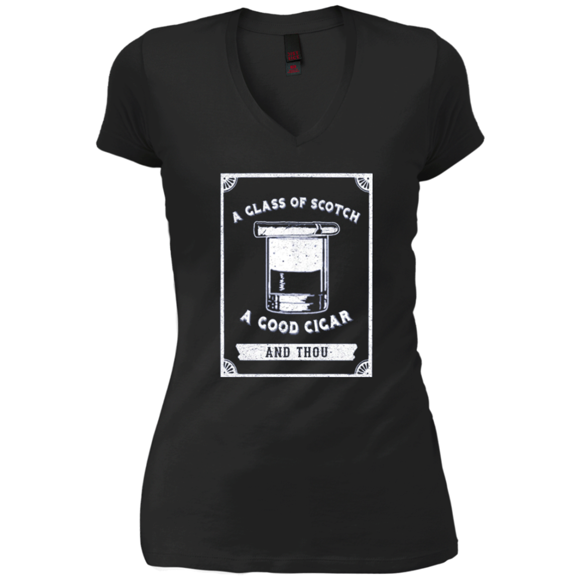 Un verre de scotch, un bon cigare et toi T-shirt à manches longues