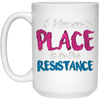 Image of Un endroit féministe est dans le tee-shirt de résistance des vêtements de Womens