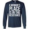 Image of Une place de femme est dans la résistance T-shirt manches longues
