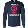 Image of La place d'une femme est dans la chemise de résistance