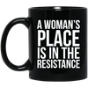 Image of Une place de femme est dans la résistance T-shirt manches longues